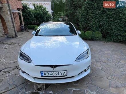 Белый Тесла Модель С, объемом двигателя 0 л и пробегом 200 тыс. км за 19500 $, фото 1 на Automoto.ua