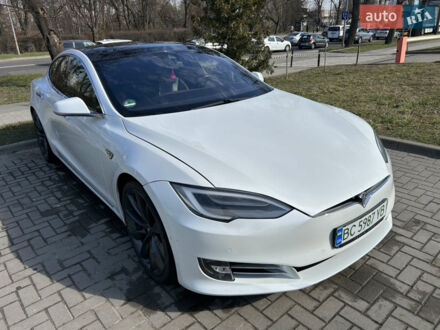 Білий Тесла Модель С, об'ємом двигуна 0 л та пробігом 70 тис. км за 22500 $, фото 1 на Automoto.ua
