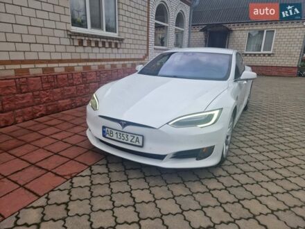 Білий Тесла Модель С, об'ємом двигуна 0 л та пробігом 100 тис. км за 16500 $, фото 1 на Automoto.ua