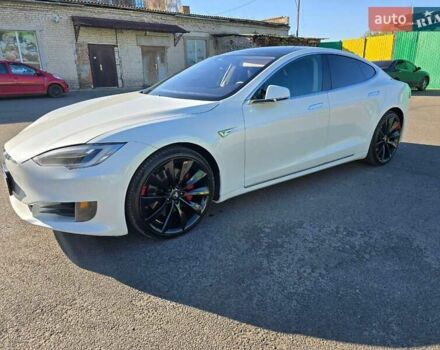Білий Тесла Модель С, об'ємом двигуна 0 л та пробігом 165 тис. км за 17000 $, фото 1 на Automoto.ua