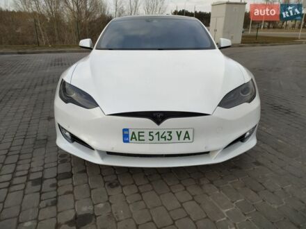 Білий Тесла Модель С, об'ємом двигуна 0.28 л та пробігом 126 тис. км за 21000 $, фото 1 на Automoto.ua