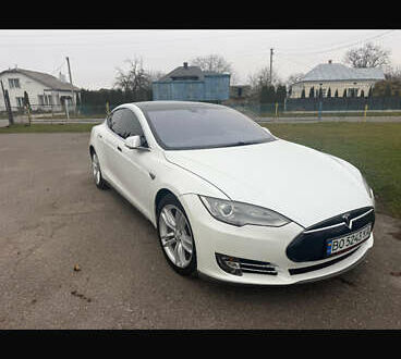 Белый Тесла Модель С, объемом двигателя 0 л и пробегом 106 тыс. км за 12800 $, фото 1 на Automoto.ua