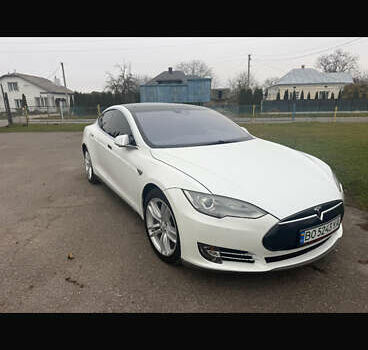 Білий Тесла Модель С, об'ємом двигуна 0 л та пробігом 106 тис. км за 12800 $, фото 1 на Automoto.ua