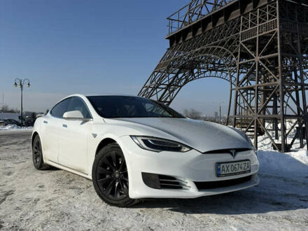 Белый Тесла Модель С, объемом двигателя 0 л и пробегом 125 тыс. км за 15500 $, фото 1 на Automoto.ua
