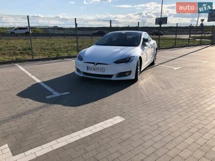 Белый Тесла Модель С, объемом двигателя 0 л и пробегом 131 тыс. км за 17500 $, фото 1 на Automoto.ua