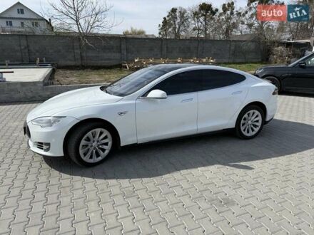 Тесла Модель С 2016 в Ровно на Automoto.ua Белый Тесла Модель С, объемом двигателя 0 л и пробегом 123 тыс. км за 18300 $, фото 1 на Automoto.ua