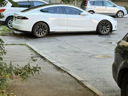 Білий Тесла Модель С, об'ємом двигуна 0 л та пробігом 151 тис. км за 14800 $, фото 1 на Automoto.ua