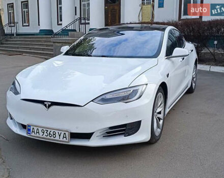 Белый Тесла Модель С, объемом двигателя 0 л и пробегом 112 тыс. км за 14500 $, фото 1 на Automoto.ua