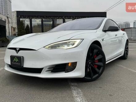 Тесла Модель С 2016 у Києві на Automoto.ua Білий Тесла Модель С, об'ємом двигуна 0 л та пробігом 146 тис. км за 19500 $, фото 1 на Automoto.ua