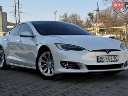 Білий Тесла Модель С, об'ємом двигуна 0 л та пробігом 92 тис. км за 17999 $, фото 1 на Automoto.ua