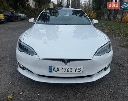 Тесла Модель С 2017 в Киеве на Automoto.ua Белый Тесла Модель С, объемом двигателя 0 л и пробегом 75 тыс. км за 15700 $, фото 1 на Automoto.ua