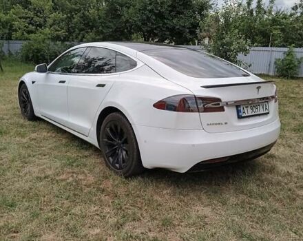 Белый Тесла Модель С, объемом двигателя 0 л и пробегом 250 тыс. км за 15999 $, фото 1 на Automoto.ua