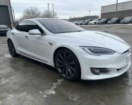 Белый Тесла Модель С, объемом двигателя 0 л и пробегом 56 тыс. км за 9800 $, фото 1 на Automoto.ua