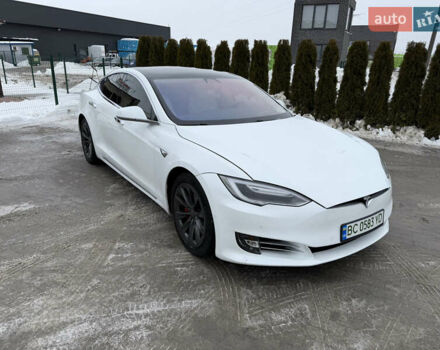 Белый Тесла Модель С, объемом двигателя 0 л и пробегом 72 тыс. км за 21777 $, фото 1 на Automoto.ua