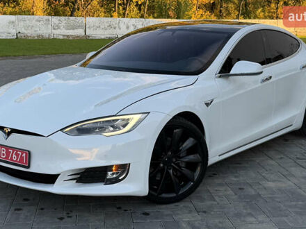 Тесла Модель С 2017 в Луцке на Automoto.ua Белый Тесла Модель С, объемом двигателя 0 л и пробегом 192 тыс. км за 17600 $, фото 1 на Automoto.ua