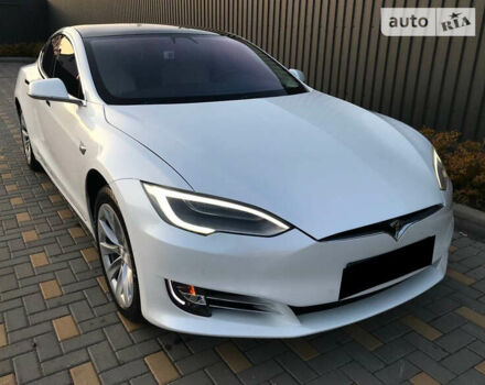 Белый Тесла Модель С, объемом двигателя 0 л и пробегом 162 тыс. км за 26500 $, фото 1 на Automoto.ua