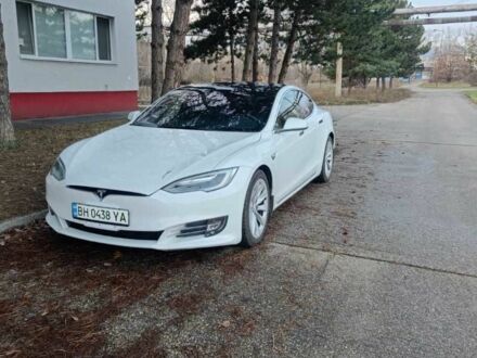Белый Тесла Модель С, объемом двигателя 0 л и пробегом 111 тыс. км за 13600 $, фото 1 на Automoto.ua