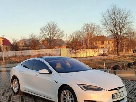 Тесла Модель С 2017 в Коломые на Automoto.ua Белый Тесла Модель С, объемом двигателя 0 л и пробегом 137 тыс. км за 19800 $, фото 1 на Automoto.ua