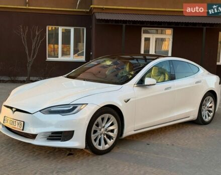 Білий Тесла Модель С, об'ємом двигуна 0 л та пробігом 122 тис. км за 21500 $, фото 1 на Automoto.ua