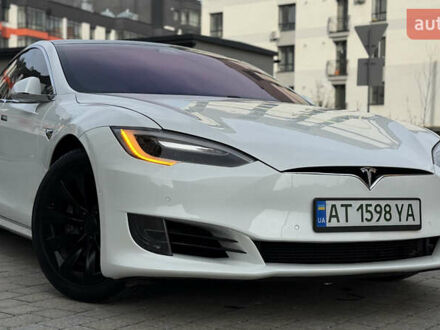 Тесла Модель С 2017 у Івано-Франківську на Automoto.ua Білий Тесла Модель С, об'ємом двигуна 0 л та пробігом 102 тис. км за 17990 $, фото 1 на Automoto.ua