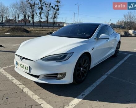 Білий Тесла Модель С, об'ємом двигуна 0 л та пробігом 100 тис. км за 25000 $, фото 1 на Automoto.ua