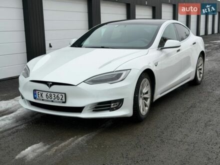 Белый Тесла Модель С, объемом двигателя 0 л и пробегом 152 тыс. км за 17600 $, фото 1 на Automoto.ua