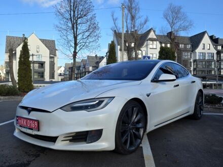 Белый Тесла Модель С, объемом двигателя 0 л и пробегом 445 тыс. км за 339 $, фото 1 на Automoto.ua