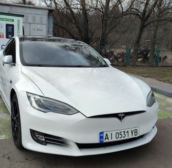 Белый Тесла Модель С, объемом двигателя 0 л и пробегом 183 тыс. км за 17900 $, фото 1 на Automoto.ua