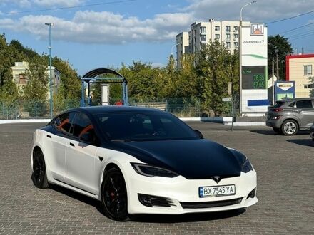 Белый Тесла Модель С, объемом двигателя 0 л и пробегом 166 тыс. км за 16000 $, фото 1 на Automoto.ua