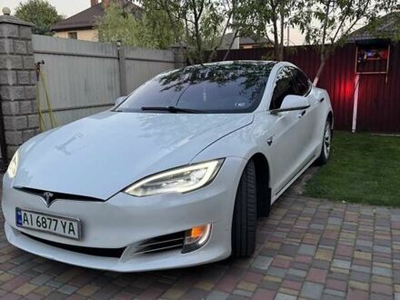 Тесла Модель С 2017 в Киеве на Automoto.ua Белый Тесла Модель С, объемом двигателя 0 л и пробегом 82 тыс. км за 17400 $, фото 1 на Automoto.ua