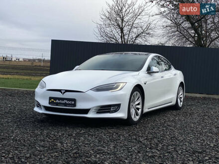 Білий Тесла Модель С, об'ємом двигуна 0 л та пробігом 246 тис. км за 16999 $, фото 1 на Automoto.ua