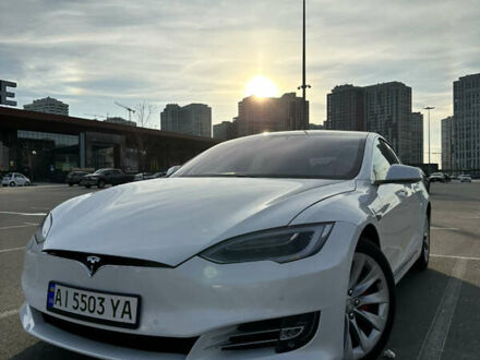 Белый Тесла Модель С, объемом двигателя 0 л и пробегом 104 тыс. км за 39500 $, фото 1 на Automoto.ua