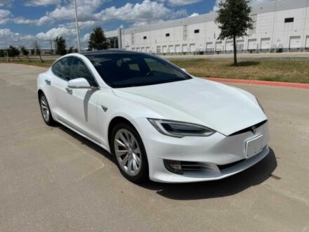 Тесла Модель С 2017 в Мукачеве на Automoto.ua Белый Тесла Модель С, объемом двигателя 0 л и пробегом 85 тыс. км за 9800 $, фото 1 на Automoto.ua