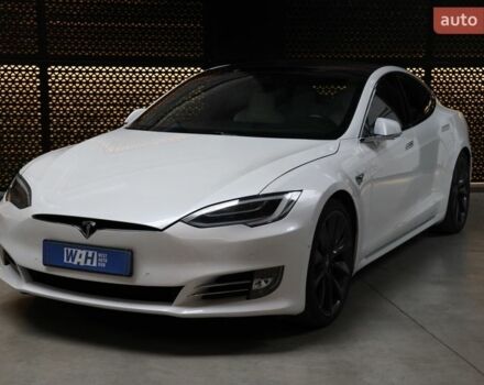 Белый Тесла Модель С, объемом двигателя 0 л и пробегом 105 тыс. км за 17500 $, фото 1 на Automoto.ua