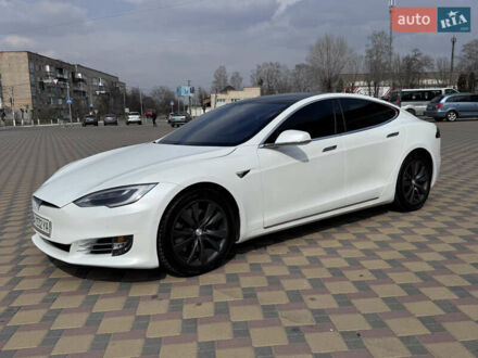 Тесла Модель С 2017 у Гайсине на Automoto.ua Білий Тесла Модель С, об'ємом двигуна 0 л та пробігом 88 тис. км за 25600 $, фото 1 на Automoto.ua