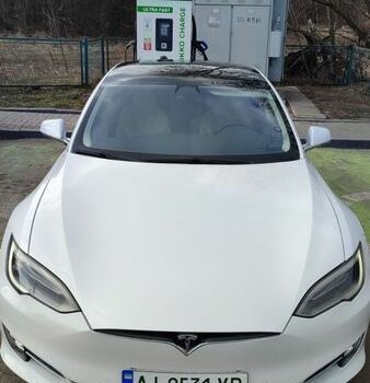 Білий Тесла Модель С, об'ємом двигуна 0 л та пробігом 183 тис. км за 17900 $, фото 1 на Automoto.ua