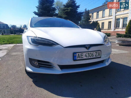 Тесла Модель С 2017 у Дніпро (Дніпропетровську) на Automoto.ua Білий Тесла Модель С, об'ємом двигуна 0 л та пробігом 115 тис. км за 20300 $, фото 1 на Automoto.ua