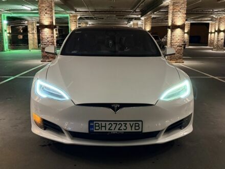 Белый Тесла Модель С, объемом двигателя 0 л и пробегом 218 тыс. км за 17000 $, фото 1 на Automoto.ua