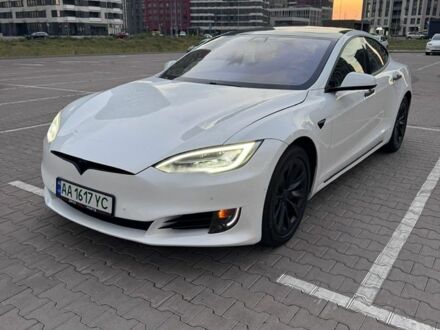 Белый Тесла Модель С, объемом двигателя 0 л и пробегом 173 тыс. км за 21999 $, фото 1 на Automoto.ua