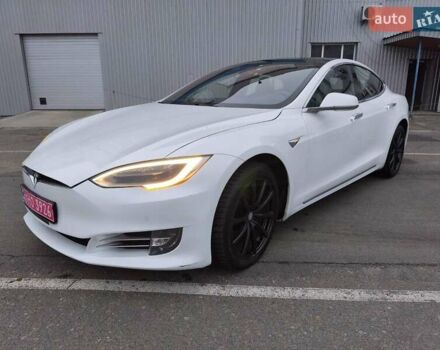 Белый Тесла Модель С, объемом двигателя 0 л и пробегом 178 тыс. км за 22999 $, фото 1 на Automoto.ua