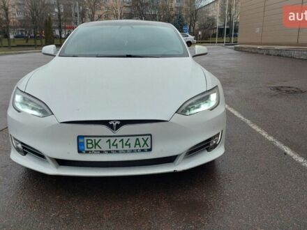 Белый Тесла Модель С, объемом двигателя 0 л и пробегом 151 тыс. км за 18100 $, фото 1 на Automoto.ua