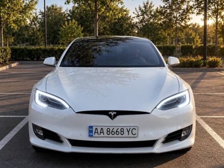 Белый Тесла Модель С, объемом двигателя 0 л и пробегом 92 тыс. км за 15900 $, фото 1 на Automoto.ua