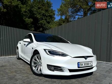 Тесла Модель С 2018 в Дубно на Automoto.ua Белый Тесла Модель С, объемом двигателя 0 л и пробегом 105 тыс. км за 18600 $, фото 1 на Automoto.ua