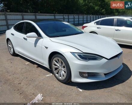 Белый Тесла Модель С, объемом двигателя 0 л и пробегом 98 тыс. км за 6800 $, фото 1 на Automoto.ua