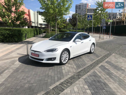 Белый Тесла Модель С, объемом двигателя 0 л и пробегом 116 тыс. км за 19950 $, фото 1 на Automoto.ua