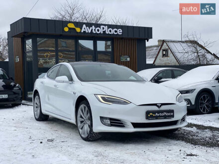 Белый Тесла Модель С, объемом двигателя 0 л и пробегом 183 тыс. км за 18300 $, фото 1 на Automoto.ua