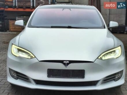 Білий Тесла Модель С, об'ємом двигуна 0 л та пробігом 142 тис. км за 30000 $, фото 1 на Automoto.ua
