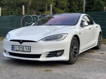 Белый Тесла Модель С, объемом двигателя 0 л и пробегом 40 тыс. км за 24000 $, фото 1 на Automoto.ua