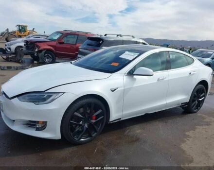 Білий Тесла Модель С, об'ємом двигуна 0 л та пробігом 118 тис. км за 4700 $, фото 1 на Automoto.ua