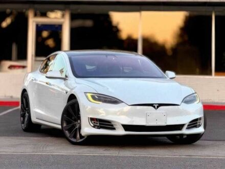 Тесла Модель С 2018 у Вінниці на Automoto.ua Білий Тесла Модель С, об'ємом двигуна 0 л та пробігом 68 тис. км за 14800 $, фото 1 на Automoto.ua